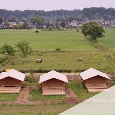 De Hazelaarshof Luxe Glampingtent Bij Natuurgebied De Millingerwaard Luxury tent