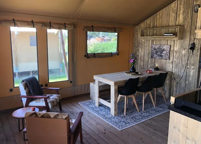 De Hazelaarshof Luxe Glampingtent Bij Natuurgebied De Millingerwaard Kekerdom
