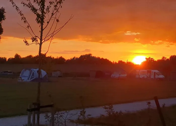 Lyxtält De Hazelaarshof Luxe Glampingtent Bij Natuurgebied De Millingerwaard Kekerdom