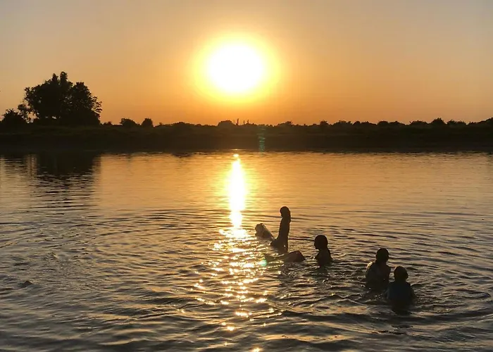 De Hazelaarshof Luxe Glampingtent Bij Natuurgebied De Millingerwaard *